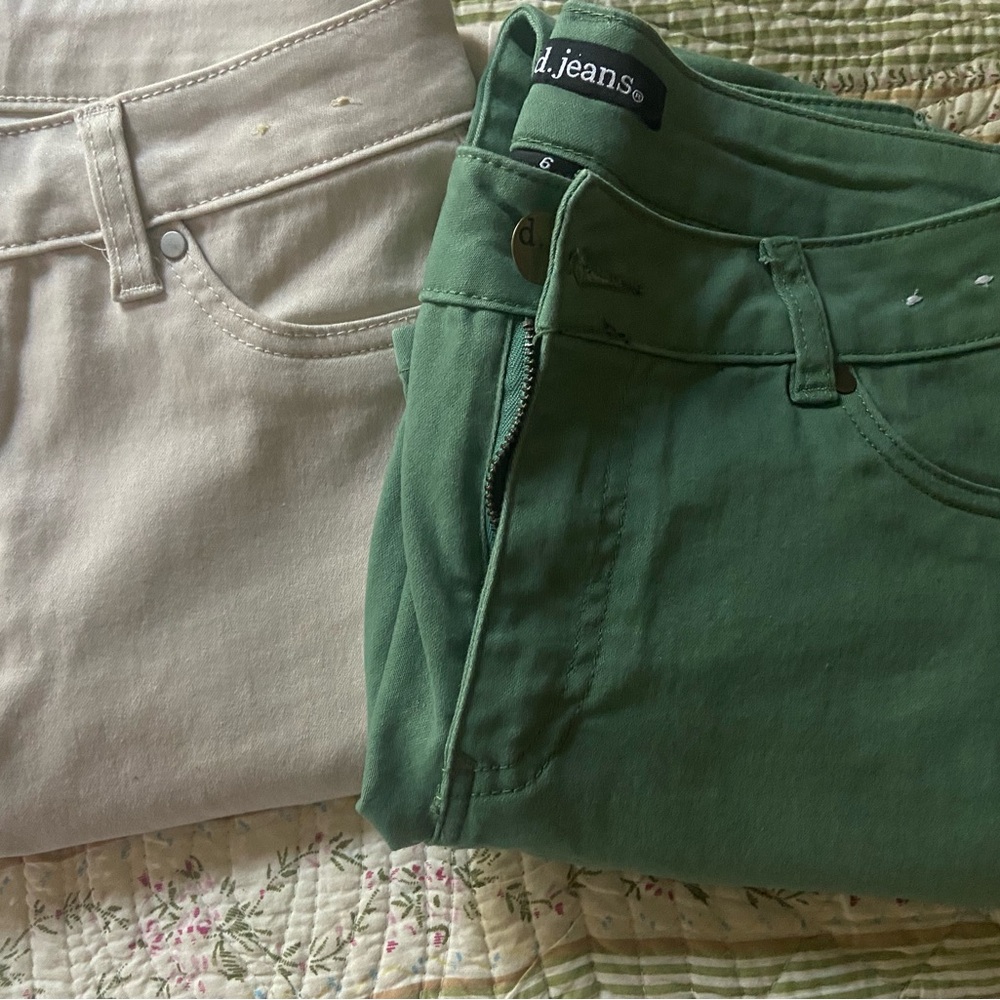 D. Jeans Women's Stylish Green and Beige Lot of 2 Size 6 High Rise Ankle